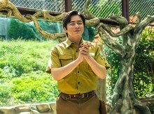 Foto Terbaru Jo Jung Suk Jadi Bapack-bapack Beranak Zombie