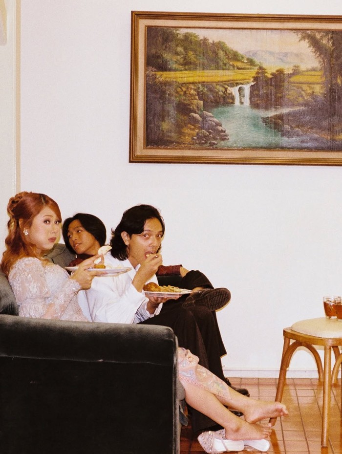 Nadin Amizah, 'Gadis Estetik' yang Hobi Nongkrong di Kafe Nadin Amizah, 'Gadis Estetik' yang Hobi Nongkrong di Kafe