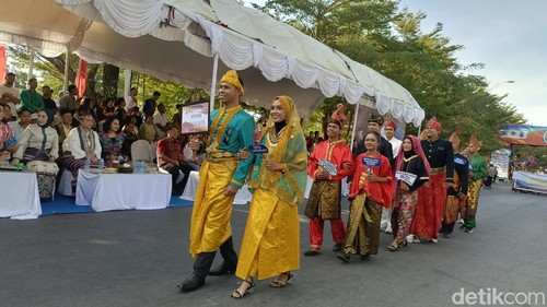 Pagelaran Budaya dalam rangka HUT Bhayangkara ke-79 Tahun 2025, Sabtu (28/6/2025). (Simon Selly/detikBali)