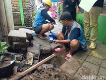 PDAM Makassar Pasang Sambungan Air Gratis 10 Rumah Warga di Jalan Angkasa