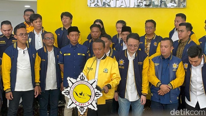 Sebanyak 150 orang aktivis Cipayung dan anggota BEM bergabung dengan ormas sayap pemuda Partai Golkar, Angkatan Muda Pembaharuan Indonesia (AMPI). (Rumondang/detikcom)