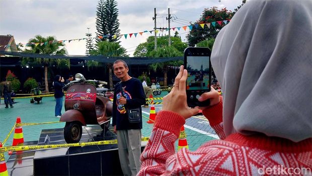 Skuter Lambretta LI yang dipamerkan di Batu Vespa Fest.