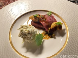 Hidangan Inggris Spesial ala Chef Kirk Disuguhkan di Lantai 22