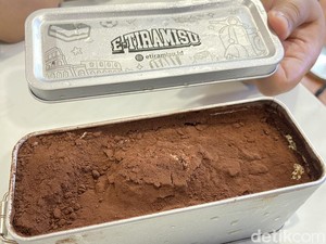 Cobain Tiramisu Kaleng di Blok M, Pesannya Lewat Mesin Otomatis!