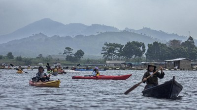 Hits! Wisata Kayak di Waduk Saguling Jadi Primadona Baru Bandung Barat
