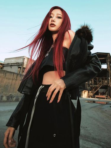 Foto girlband K-Pop aespa untuk album single terbaru Dirty Work.