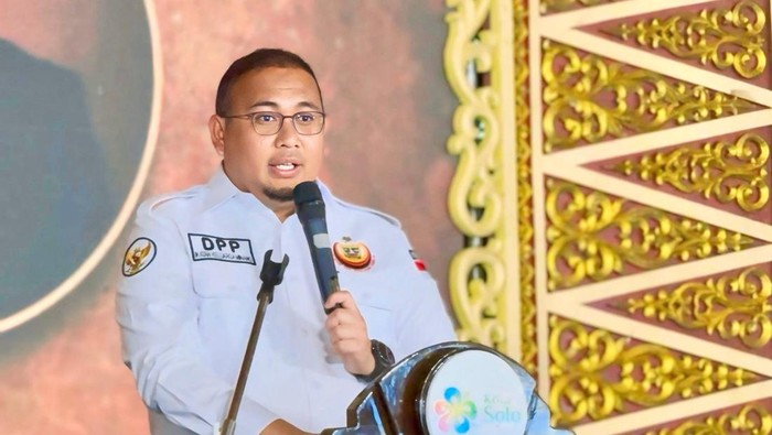 Andre Rosiade melakukan roadshow ke Jawa Tengah. Roadshow ini berupa kunjungan silaturahim dan konsolidasi pengurus IKM se Provinsi Jawa Tengah (Jateng)