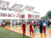 Antusias Siswa Melihat Sekolah Rakyat Sentra Handayani