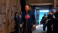 Aziz Calim ternyata penyuka manga Naruto, terutama karakter Obito. Obito merupakan musuh Naruto. (Foto: dok Instagram azizcalims)
