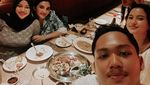 Azriel Hermansyah Kulineran Bareng Keluarga, Makan di Resto sampai Warung