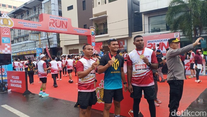 Bhayangkara Run 2025 Polres Pelabuhan Makassar.