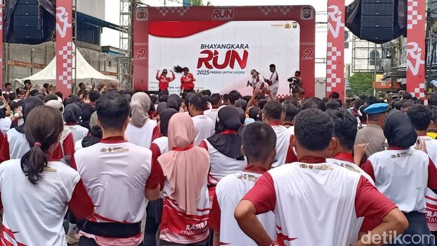 Bhayangkara Run 2025 Polres Pelabuhan Makassar.