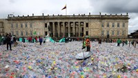 Para pendaur ulang Kolombia telah melakukan aksi kecil untuk menunjukkan apa yang akan terjadi pada kota tersebut tanpa pekerjaan para pendaur ulang dan bagaimana sistem penanganan sampah akan runtuh, kata Nohra Padilla, pemimpin asosiasi pendaur ulang. Foto: REUTERS/Luisa Gonzalez