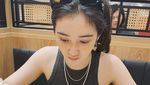 Cantiknya Ranty Maria Saat Pamer Kue Ulang Tahun hingga Makan di Bali