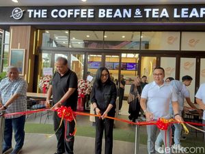 Chairul Tanjung Resmikan Coffee Bean Trans Icon Bernuansa Tropis