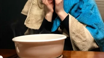 Seorang suami memotret istrinya yang sedang flu. Foto: SoDakZak/Reddit/BrightSide