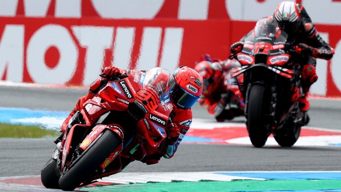Gaspol! Marc Marquez Juara MotoGP Belanda MotoGP - Grand Prix of Netherlands -TT Circuit Assen, Assen, Netherlands - June 29, 2025 Ducati Lenovo Team's Marc Marquez in action during the race REUTERS/Yves Herman