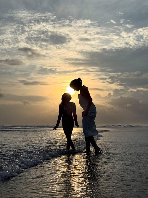 Gisella Anastasia bersama anak perempuannya, Gempi, dalam foto yang diunggah ke Instagram pribadi Gisel.