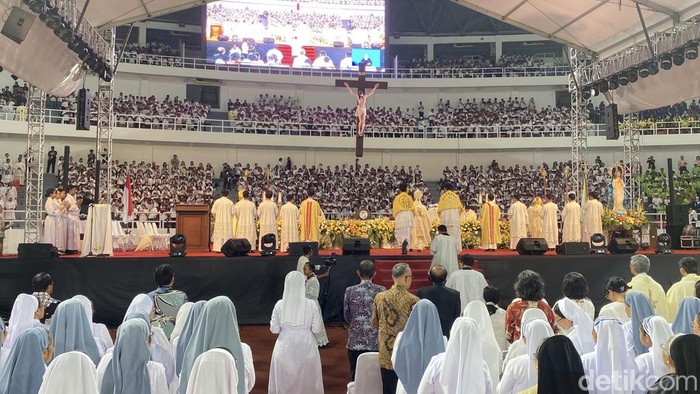 Misa Syukur HUT ke-85 Keuskupan Agung Semarang di GOR Jatidiri, Kecamatan Gajahmungkur, Kota Semarang, Minggu (29/6/2025).