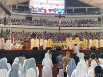 HUT ke-85 Keuskupan Agung Semarang, Ribuan Umat Ikuti Misa Syukur di Jatidiri