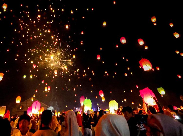 Langit Pujon Bersinar, Seribu Lampion Warnai Malam Festival Dworowati