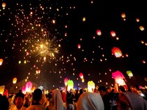 Langit Pujon Bersinar, Seribu Lampion Warnai Malam Festival Dworowati