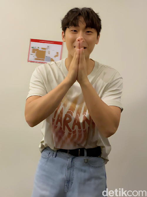 Sesi Hi-Bye fanmeeting aktor Korea Selatan Lee Do Hyun, 2025 Lee Do Hyun Fanmeeting [Re ▶ DO HYUN] in Jakarta, di The Kasablanka, mal Kota Kasablanka, Jakarta Selatan, pada Sabtu (28/6/2025).