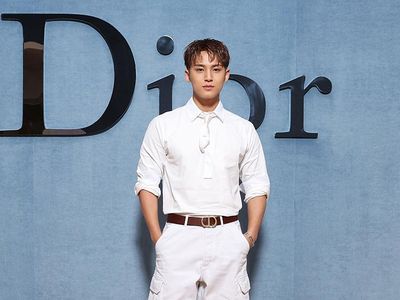 7 Gaya Mingyu SEVENTEEN dan Personel Grup KPop TXT di Paris Fashion Week 2025