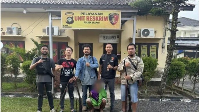 Polsek Sekayu menangkap pria paruh baya di Muba karena simpan senpira dalam tas.