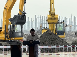 Hilirisasi Baterai Kendaraan Listrik Dimulai, Prabowo Ungkap Peran Jokowi
