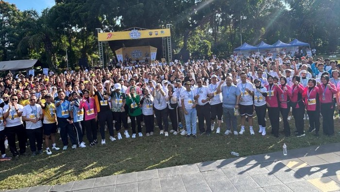 Ribuan warga Magetan meriahkan Fun Run HUT Bhayangkara.