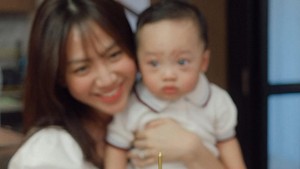 Lewat Instagram, Shanju memamerkan foto perayaan ulang tahun ke-27. Ada potret Shanju bareng Jayden, anak pertamanya dari pernikahan dengan Jonathan Christie. (Foto: dok. Instagram @shanju)