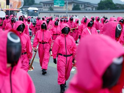 Squid Game Kuasai Seoul, Parade Ikonik Rayakan Season Terakhir