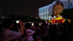 Squid Game Kuasai Seoul, Parade Ikonik Rayakan Season Terakhir