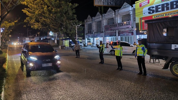 Tim Raga Polres Rohul melakukan patroli malam menyasar objek vial hingga tempat tongkrongan warga, pada Sabtu (28/6/2025) malam.