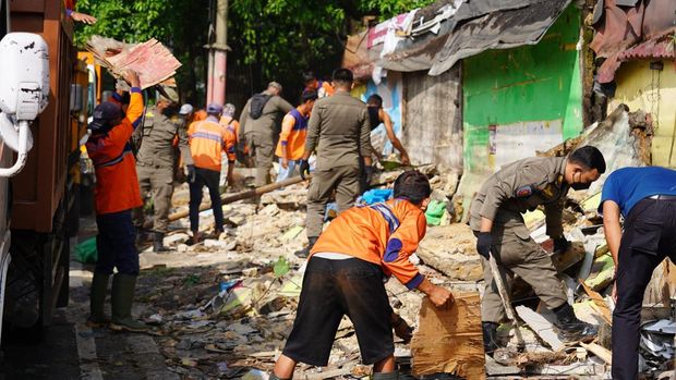 130 lapak PKL liar di Ciawi Bogor dibongkar Satpol PP (dok.Satpol PP Bogor)