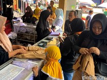 Jelang Tahun Ajaran Baru, Toko Seragam di Kosambi Diserbu