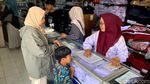 Potret Toko Seragam Sekolah di Kosambi Bandung Diserbu Emak-emakK