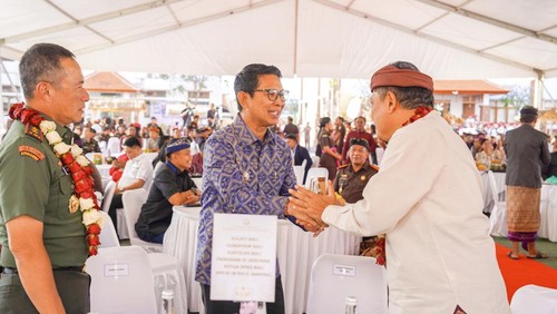 Bupati Badung I Wayan Adi Arnawa menghadiri dan memberi dukungan terhadap komitmen bersama Bale Kertha Adhyaksa Provinsi Bali di Kantor Kejati Bali, Renon, Senin (30/6/2025).