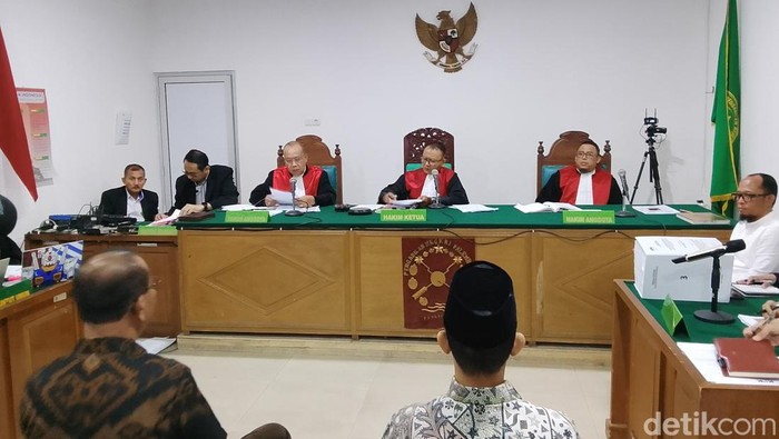 Bupati Ogan Komering Ulu (OKU), Teddy Meilwansyah dan Dharmawan Irianto jadi saksi sidang korupsi PUPR