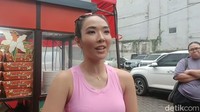 “Ya Puji Tuhan kan kita selalu segi manapun kita berangkat kan selalu ada ruang untuk kita belajar menjadi orang yang lebih baik,” tutur Gisel. (Foto: Muhammad Ahsan Nurrijal)