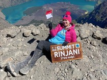 Me Time ala Ira Wibowo Naik Gunung, Flashback Taklukkan Puncak Rinjani
