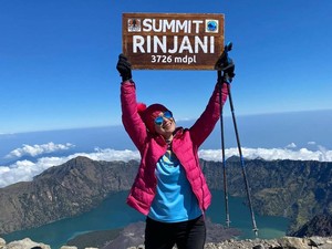 Aktris Ira Wibowo Prihatin Juliana Marins Tewas di Gunung Rinjani