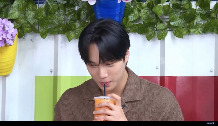 Kai EXO Sebut Menu Warteg hingga Teh Tarik di Indonesia: Enak Beut! Kai EXO Sebut Menu Warteg hingga Teh Tarik di Indonesia: Enak Beut!