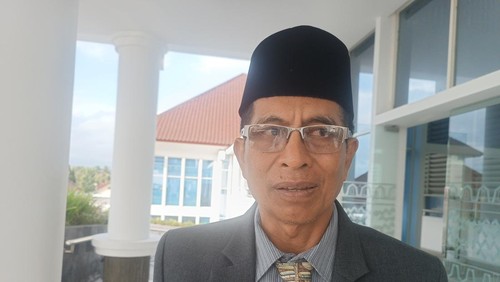 Kepala Dinas PUPR Lombok Tengah, Lalu Rahadian, saat ditemui detikBali di kantor DPRD setempat, Senin (30/6/2025). (Edi Suryansyah/detikBali)