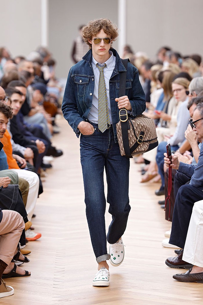 PARIS, FRANCE - JUNE 27: (EDITORIAL USE ONLY - For Non-Editorial use please seek approval from Fashion House) A model walks the runway during the Dior Homme Menswear Spring/Summer 2026 show as part of Paris Fashion Week on June 27, 2025 in Paris, France. (Photo by Estrop/Getty Images)