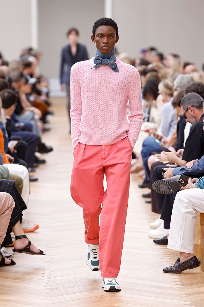 PARIS, FRANCE - JUNE 27: (EDITORIAL USE ONLY - For Non-Editorial use please seek approval from Fashion House) A model walks the runway during the Dior Homme Menswear Spring/Summer 2026 show as part of Paris Fashion Week on June 27, 2025 in Paris, France. (Photo by Estrop/Getty Images)