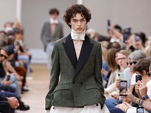 Pujian Hingga Kritikan untuk Koleksi Dior Perdana Karya Jonathan Anderson