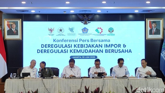 Konferensi Pers Deregulasi Impor
