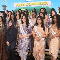 Founder & Chairwoman Miss Indonesia of Organization dan Executive Chairwoman MNC Group, Liliana Tanoesoedibjo mengatakan para finalis akan mengikuti karantina sampai malam puncak. Siang hari ini kami sebagai yayasan Miss Indonesia ingin memberi tahu jika Miss Indonesia yang ke-19 tahun sudah masuk karantina pertama sampai malam puncak nanti. Saya ingin mengucapkan selamat kepada para finalis yang sudah memberikan yang terbaik dan siap maju untuk menjadi lebih baik, kata Liliana saat konferensi pers Miss Indonesia 2025. Foto: Dok. Youtube Miss Indonesia.